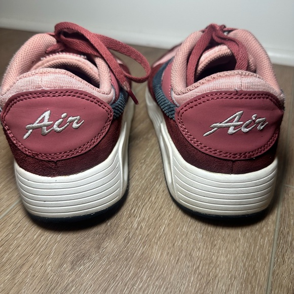 Shoes - Picture 7 of 13